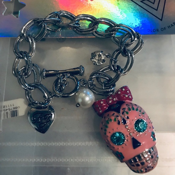 Pink skull day of the dead Betsey Johnson vintage charm bracelet silver crystal - Picture 2 of 4